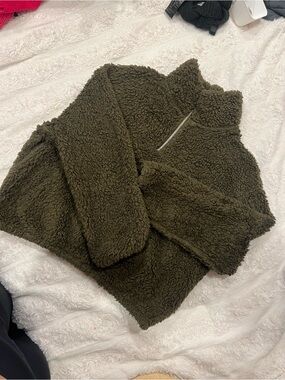 H&M Cozy Olive Green Sherpa Half-Zip Pullover